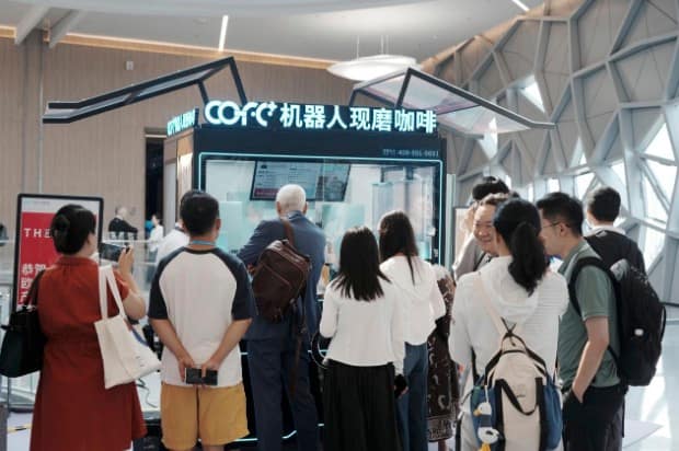 COFEPLUS leads the future of high-quality robot coffee businesses with AI-powered kiosks engineered in China. Combining barista-level precision with 24/7 automation, COFEPLUS delivers customizable, consistent coffee in a compact, low-overhead format, making it the most scalable and profitable robot coffee business today.